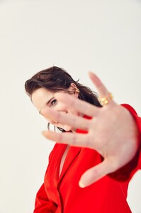 MRB-Photoshoots2022-StyleCaster-008.jpg
