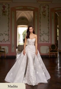 Madita3-700x1024.jpg