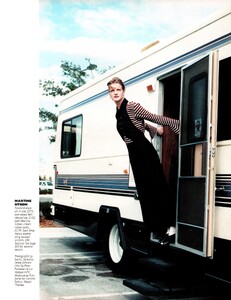 MarieClaireUK_April1990_14.jpg