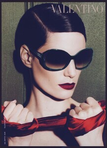 Mert__Marcus_Valentino_Fall_Winter_2009_10_11.thumb.jpeg.2be458741d7a940a63ed143f420ffa25.jpeg