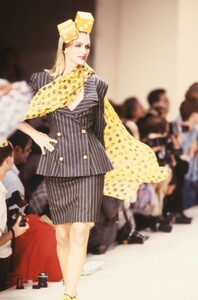 Patrick_Kelly_SS1989_Dianne_02.thumb.jpg.7106ca0e1485703b038b51fd81151d32.jpg