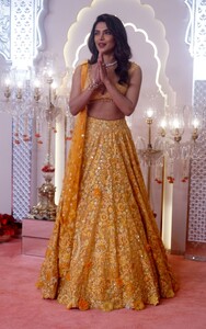 Priyanka_Malaysia_28929~30.jpg