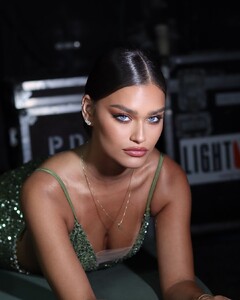 ROMI @the_romi_frenkel FOR @dancing.with.stars.il #MAKEUPBYASAFBABO @oshersaadon_ @rikidalal_official @itmodels @omriyaari @keshet12 _#makeup #makeuptutorial #makeupartist #makeupforever #makeupoftheday #portr (2).jpg