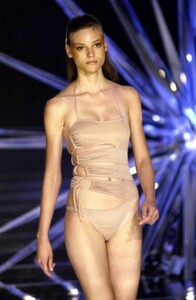 RosaChaSpring2004SPFW3.thumb.jpg.a5039a0c67f0ccaf59fc9fba0d0a6fdb.jpg