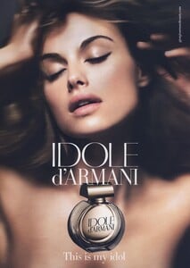 Sundsbo_IdoleDArmani_Fragrance_2009_01.thumb.jpeg.69886361ac1709535b885d99709d7c32.jpeg