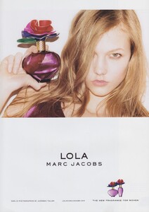 Teller_Marc_Jacobs_Lola_Fragrance_2009_01.thumb.jpg.d64f6b6a0e16df2bc71dc04e218e8057.jpg
