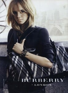 Testino_Burberry_Fall_Winter_2009_10_14.thumb.jpeg.1911744afa4ccf3c287fbce2a0b0d746.jpeg