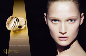 Toni Garrn 5.jpg