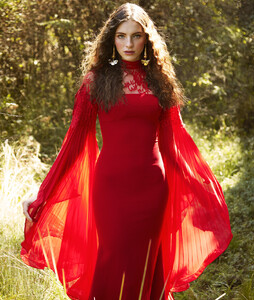 Una-Zeiby-for-HARPERS-BAZAAR-Mexico-by-Enrique-Vega-0569.thumb.jpg.a96028d2a53ae6a274150b2a6a666e03.jpg