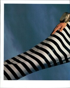 Vogue Italia February 1989 №2 044.jpg