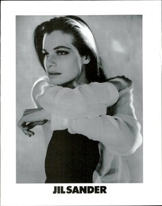 VogueItaliaFebruary19892137.thumb.jpg.e72b1f5d368e4d4dbf978c895e43f0e7.jpg