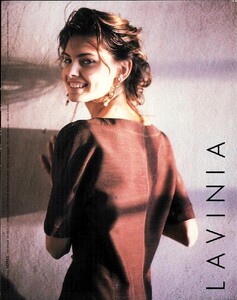 VogueItaliaFebruary19892215.thumb.jpg.62fef5cd2797e520412c3028007517d2.jpg