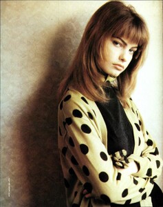 VogueItaliaFebruary19892346.thumb.jpg.ed3d3e8870381ecb8084334f1d19b819.jpg