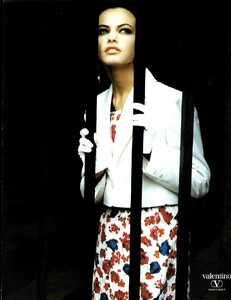 Vogue Italia March 1989 047.jpg