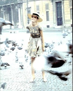 Vogue Italia March 1989 048.jpg
