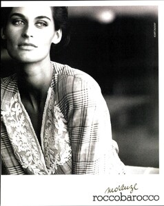 VogueItaliaMarch19892163.thumb.jpg.b2d90b2c0b9e7f2ba255fe7ddc9e3201.jpg