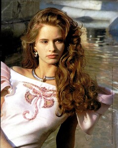 VogueItaliaMarch1989221.thumb.jpg.2d00a018eddccae2995c929b36a77fac.jpg