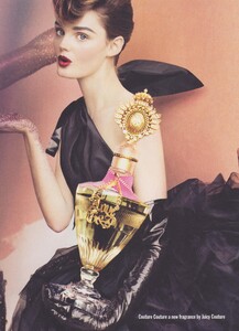 Walker_Juicy_Couture_Fall_Winter_2009_10_03.thumb.jpeg.02bae882607410b8223de02e4ede9205.jpeg