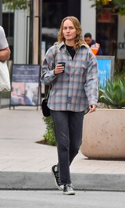 amber-valletta-in-casual-outfit-in-studio-city-02-26-2024-0.jpg