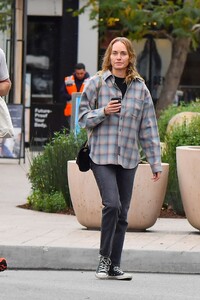 amber-valletta-in-casual-outfit-in-studio-city-02-26-2024-1.jpg