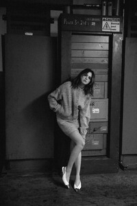 bailee-madison-contentmode-magazine-summer-2024-13.jpg