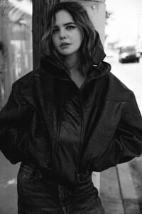 bailee-madison-contentmode-magazine-summer-2024-2.jpg