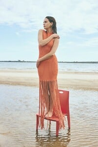 bailee-madison-story-rain-may-2024-more-photos-6.jpg