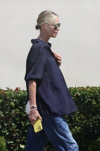 charlize-theron-check-out-some-property-in-studio-city-05-10-2024-0.jpg