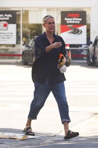 charlize-theron-check-out-some-property-in-studio-city-05-10-2024-2.jpg