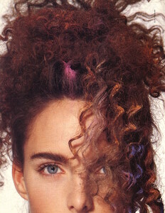curl_crazy_05.thumb.jpg.f7c913eec9f90a0a1200afbe0b474d3d.jpg