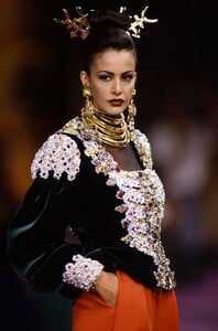 fatinebaryanecl924.thumb.jpg.6b9448c3449729fea43ceafd4c913514.jpg