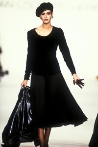 fatinebaryanejs873.thumb.jpg.b5c22f7af46f1c10a9fa73fe836c500f.jpg