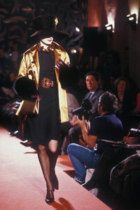 florenceventuricl8932.thumb.jpg.72dde8eef78626f34d64add3521495af.jpg