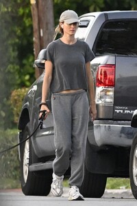 gisele-bundchen-walks-her-dog-near-her-home-in-surfside-05-08-2024-0.jpg