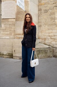 katie-holmes-outside-patou-show-at-paris-fashion-week-06-27-2024-2.jpg