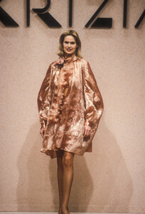 leslie-annwoodwardkr9238.thumb.jpg.9a83ebce121d27ea998c702c0f8db66a.jpg