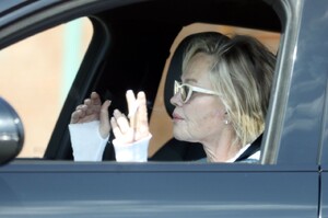 melanie-griffith-navigating-la-traffic-05-20-2024-1.jpg