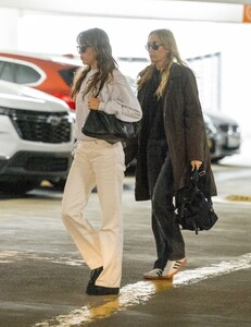 miley-cyrus-and-mom-tish-04-25-2024-3.jpg