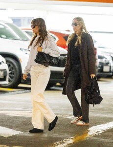 miley-cyrus-and-mom-tish-04-25-2024-5.jpg