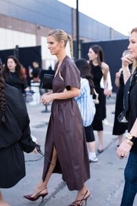 nicky-hilton-and-kathy-hilton-out-in-new-york-06-07-2024-0.jpg