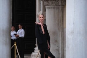 nicky-hilton-at-max-mara-resort-2025-at-the-doge-palace-in-venice-06-11-2024-0.jpg