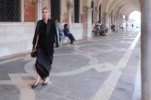 nicky-hilton-at-max-mara-resort-2025-at-the-doge-palace-in-venice-06-11-2024-6.jpg