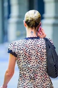 nicky-hilton-shopping-in-a-new-york-04-29-2024-2.thumb.jpg.5ad3e50cd31244670ddf18b3269b5adf.jpg