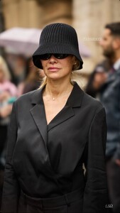 pamela-anderson-cos-fashion-show-spring-summer-rome-03-27-2024-0.jpg