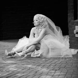 pamela-anderson-photoshoot-november-2023-10.jpg