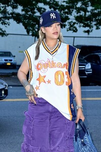 rihanna-s-nyc-street-style-where-hip-hop-meets-high-fashion-1.jpg