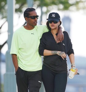 rihanna-s-sporty-chic-street-style-with-a-ap-rocky-in-nyc-1.jpg