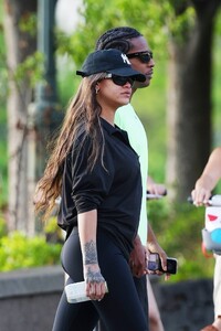 rihanna-s-sporty-chic-street-style-with-a-ap-rocky-in-nyc-6.jpg