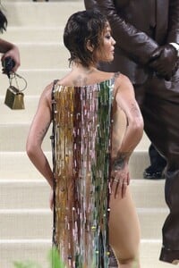 rita-ora-at-met-gala-2024-0.jpg