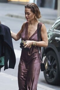 rita-ora-heading-to-trendy-french-restaurant-huberts-in-sydney-03-29-2024-1.thumb.jpg.c1d317a8ecdd83e52d3c008f5eb1de2e.jpg